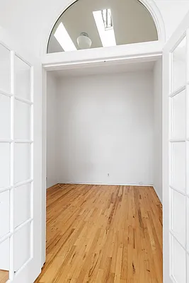 Rented by Compass | media 12