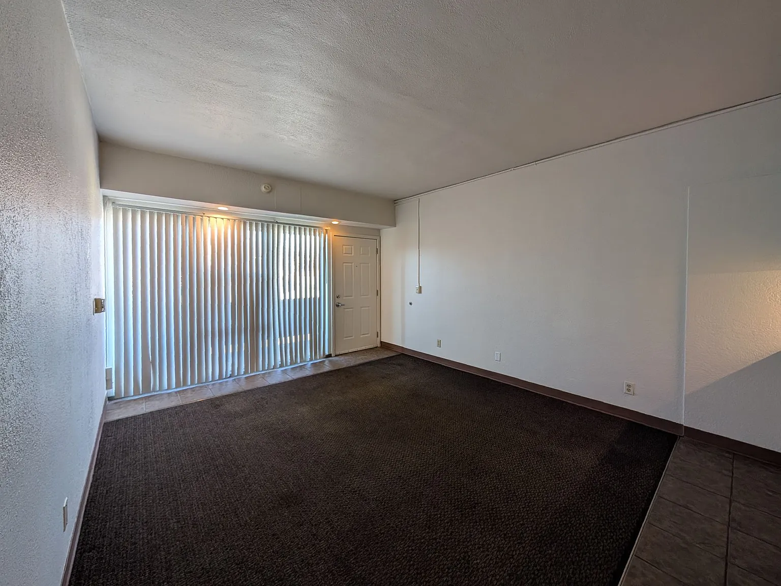 Poolside Studio Apts. — Photo 2