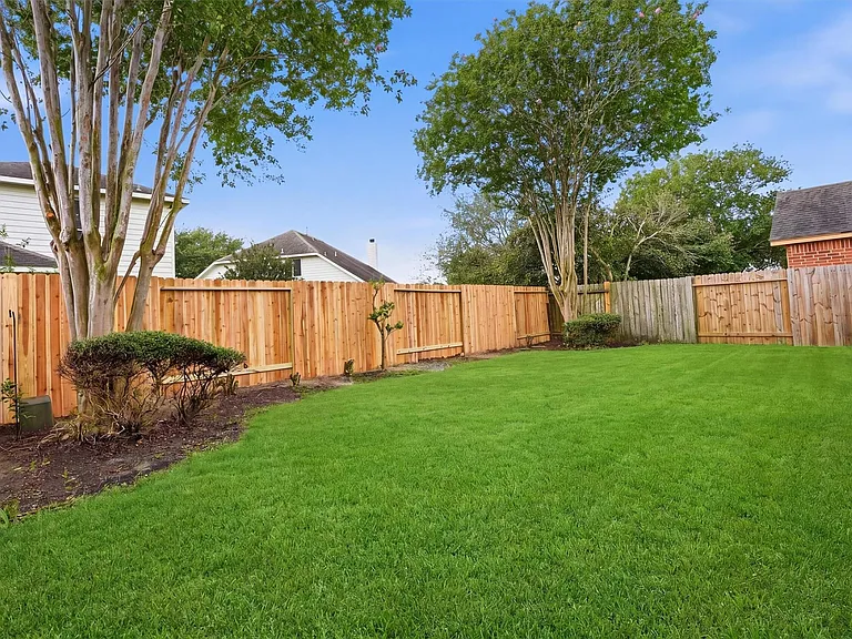 20931 Hamlet Ridge Ln — Photo 14