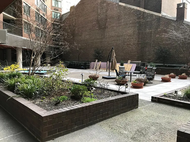 1420 Locust St #21 — Photo 35