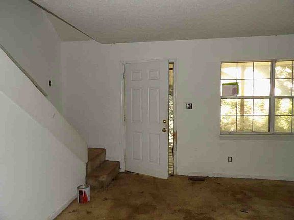 5th image of 1688 Stoney Point Cir