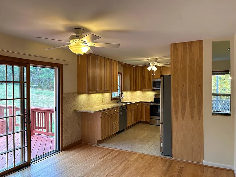 3546 Richmond Rd — Photo 10
