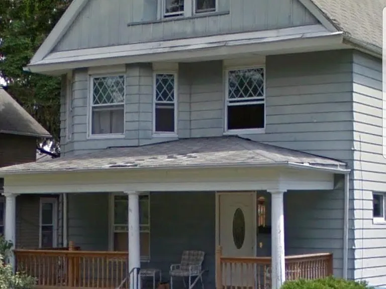 142 Beech St — Photo 1