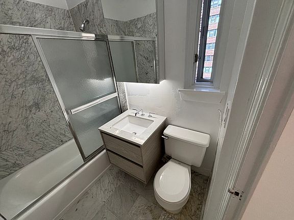 5th image of 215 E 66th St #401