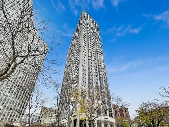 2650 N Lakeview Ave APT 4108, Chicago, IL 60614