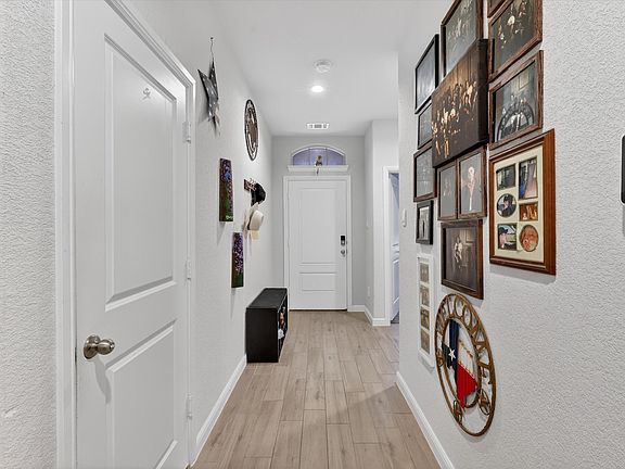 4th image of 4501 Corktree Ln