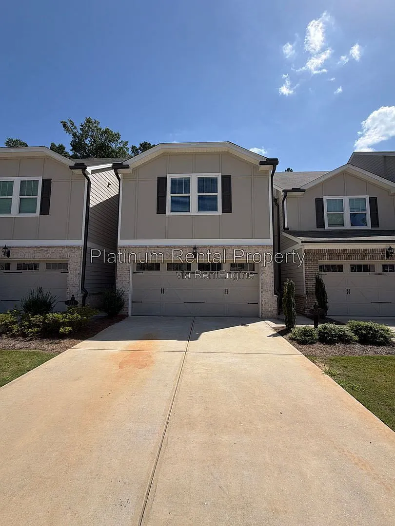 3 bed, 2.5 bath, 1880 sqft, $2,100 — Photo 2