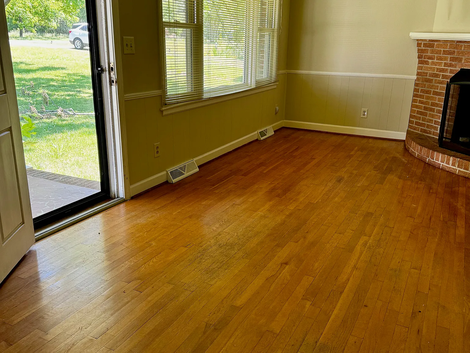 3 bed, 1400 sqft, $1,650 — Photo 2