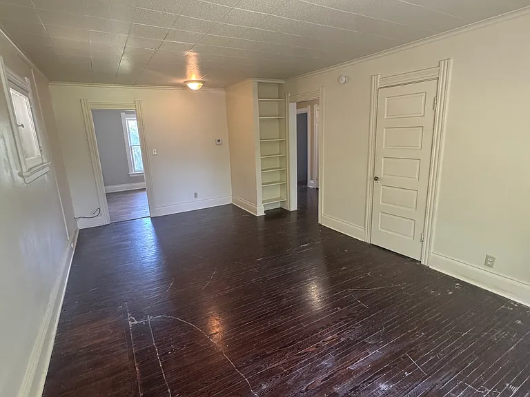 2727 Robinwood Ave — Photo 5