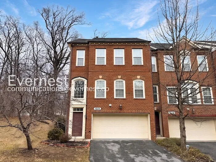 1620 Whitehall Dr — Photo 2