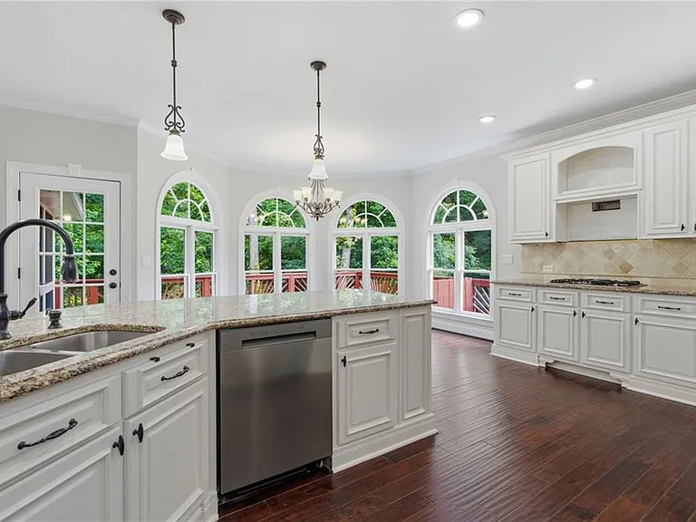 730 Rose Creek Cir — Photo 18