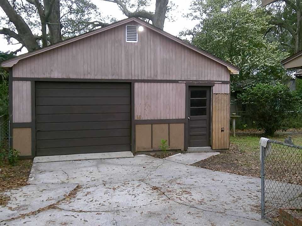 2nd image of 3801 W Cervantes St