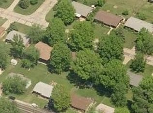 3934 Colony Gardens Dr, Saint Louis, MO 63125