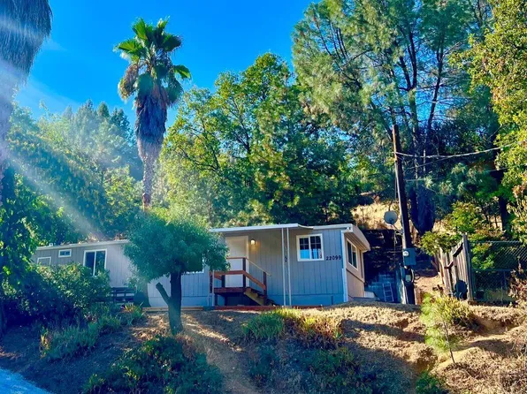 22099 Hidden Valley Dr, Redding, CA 96003