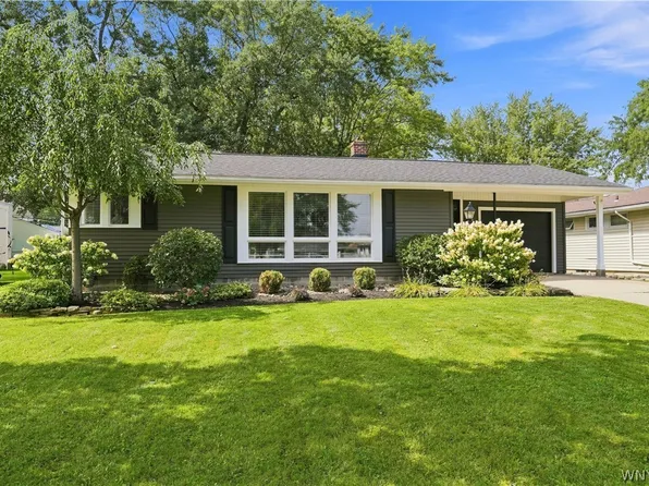 34 Saint Amelia Dr, Tonawanda, NY 14150