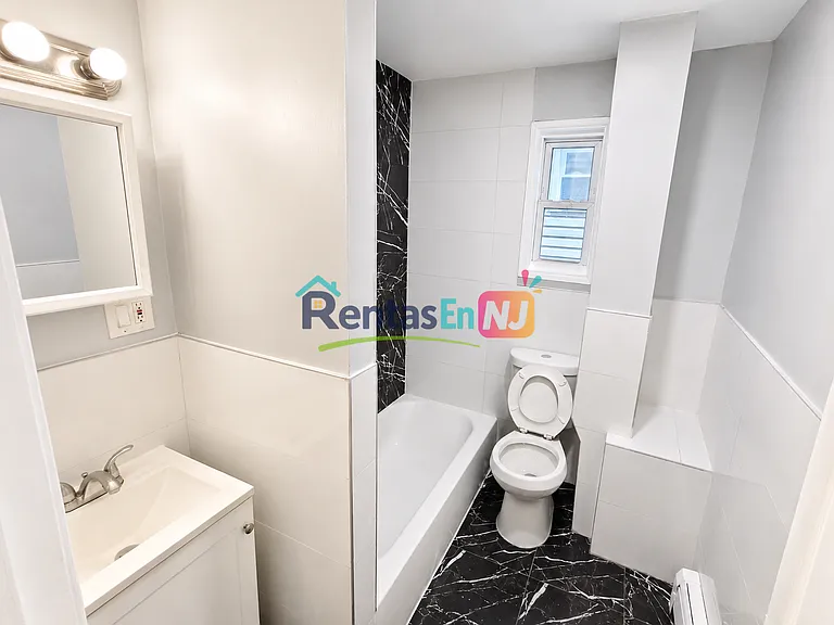445 Broadway #1B — Photo 4