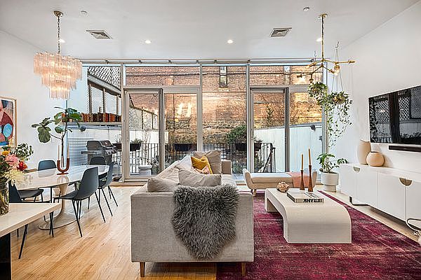 1st image of 916 Pacific St #101