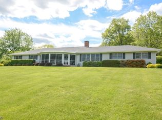 18 Dogwood Dr, Flemington, NJ 08822