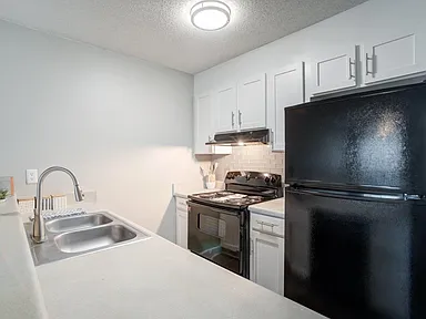 1022 West Apartment Homes