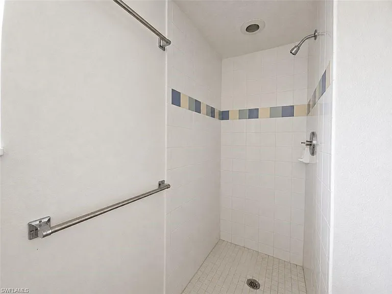 4426 Saint Georges Ct — Photo 9