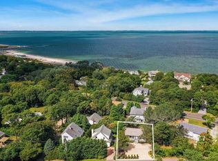 45 North Rd, Hampton Bays, NY 11946