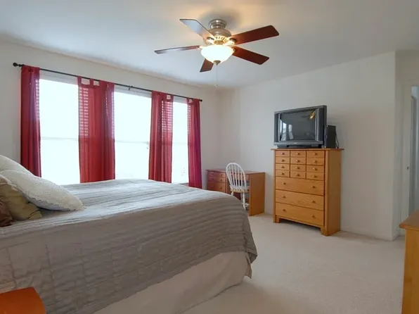 215 Kerrigan Blvd, Newark, NJ 07106