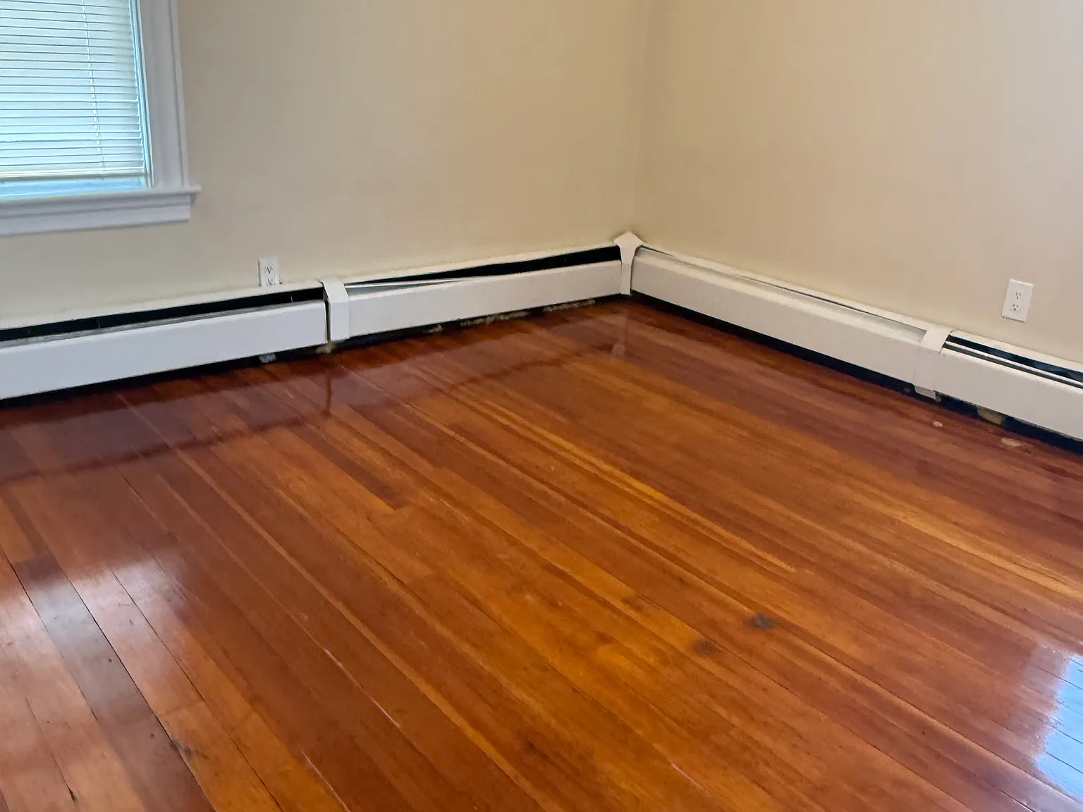 3 bed, $1,800 — Photo 2