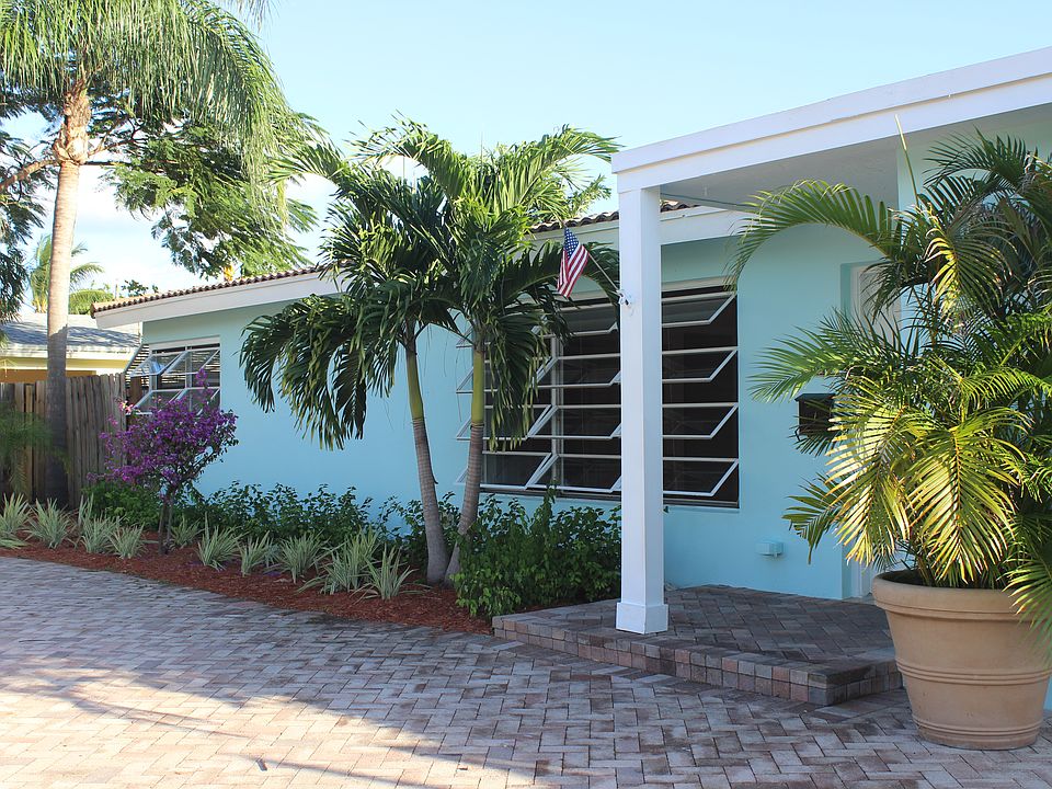 1st image of 808 SE 14th St