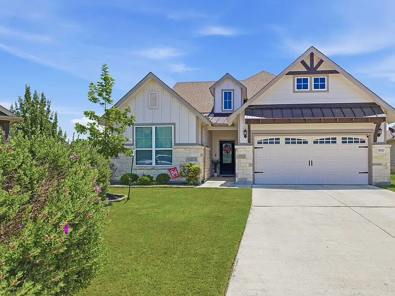 9010 Canopy Bnd — Photo 2
