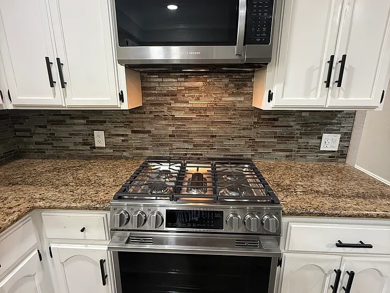 2802 E Griffith Way — Photo 6
