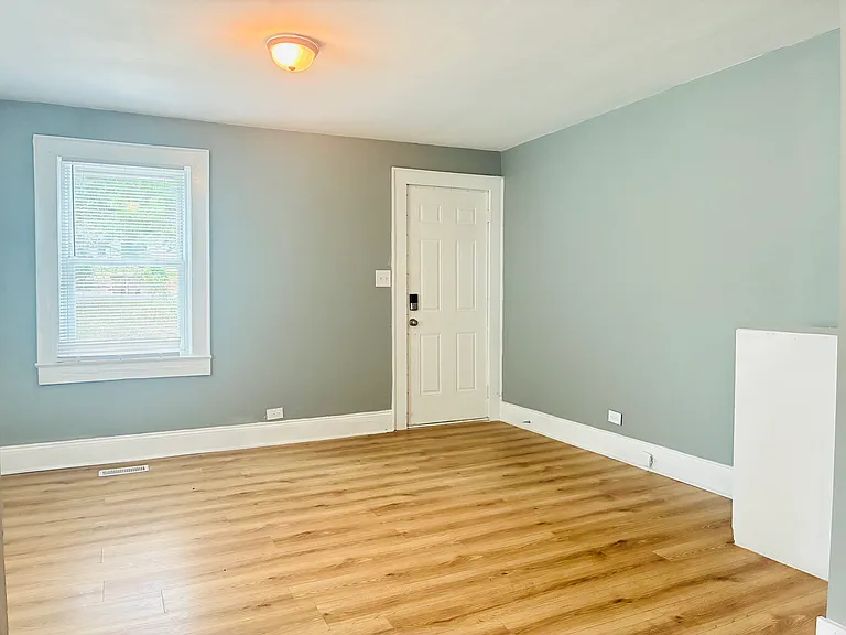 416 Mint St — Photo 5