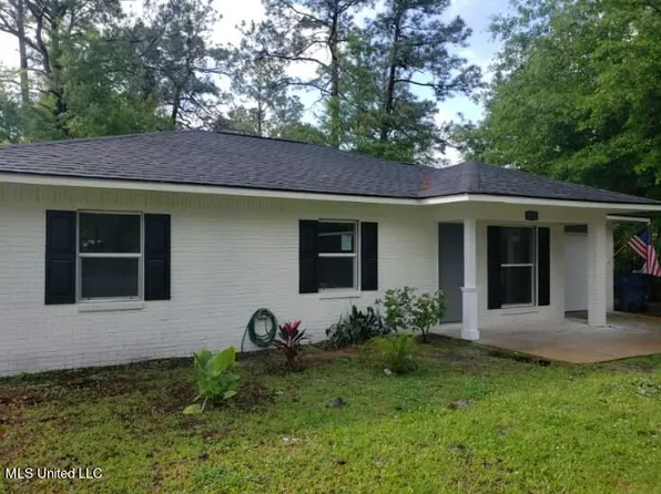 2221 Waterloo Ct, Gautier, MS 39553