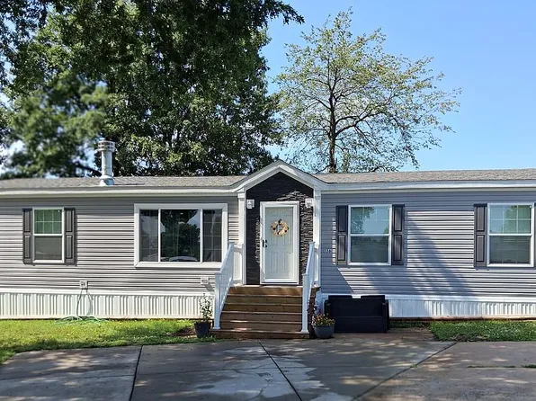 136 Darla Ct, Moscow Mills, MO 63362