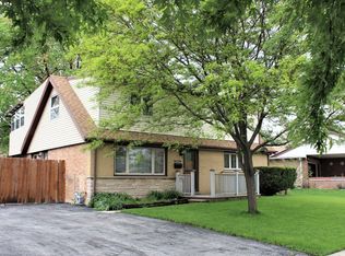 9106 Southfield Dr, Bridgeview, IL 60455