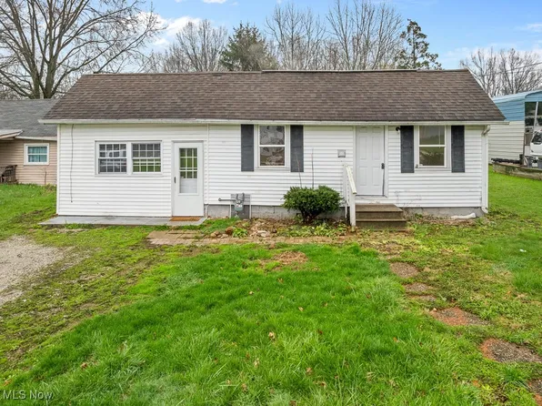 11368 Homestead Ave NE, Alliance, OH 44601