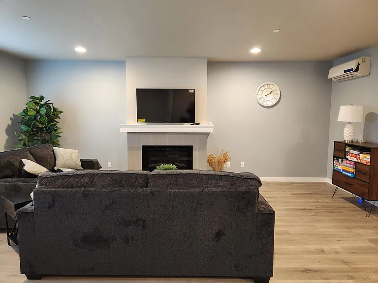 538 Shattuck Ave S — Photo 6
