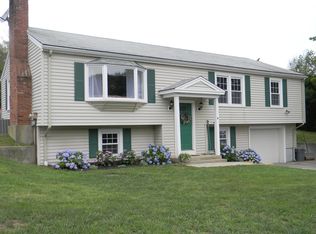 9 Hopkins Rd, Plymouth, MA 02360