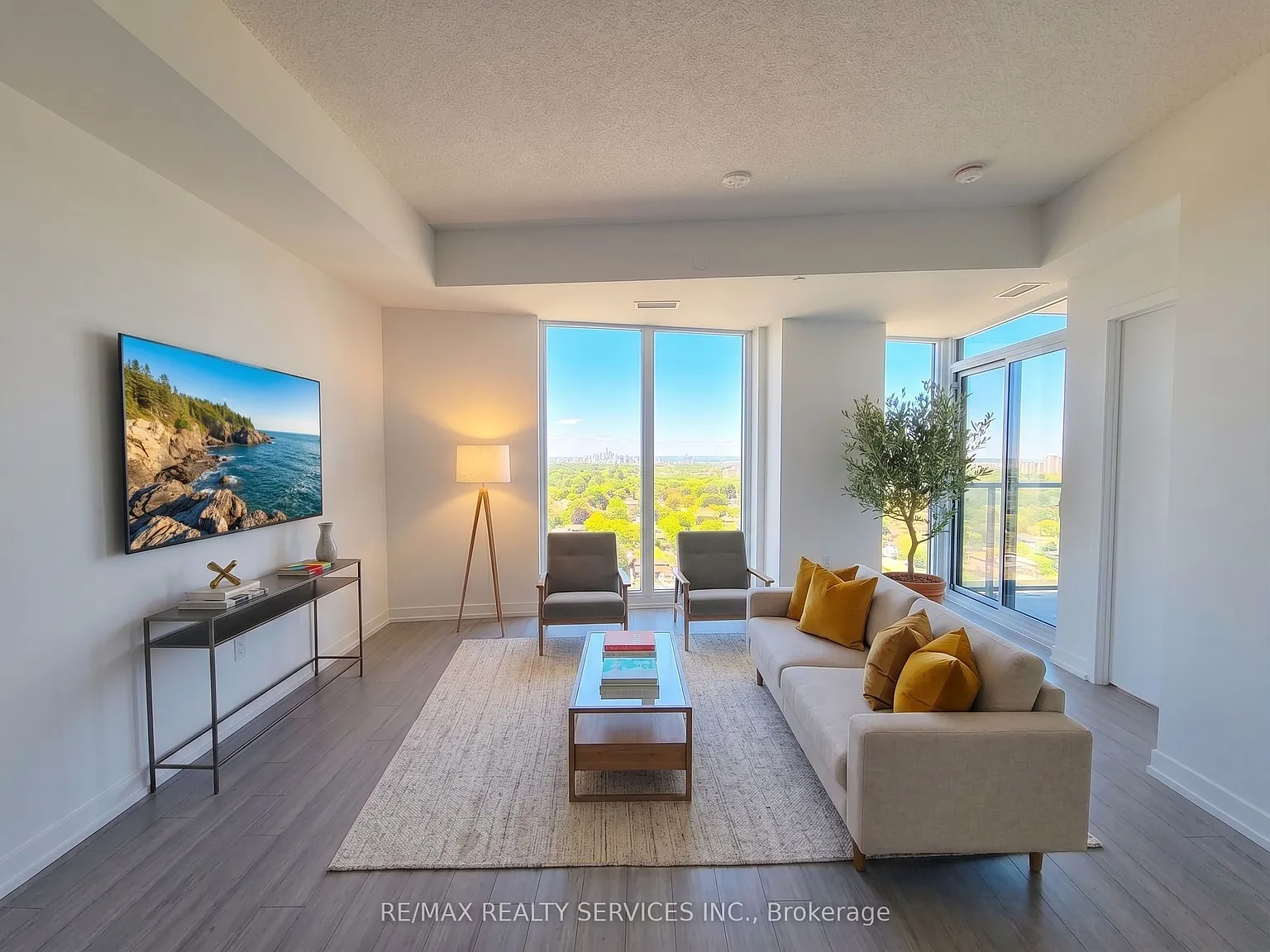2 bed, $2,600 — Photo 4