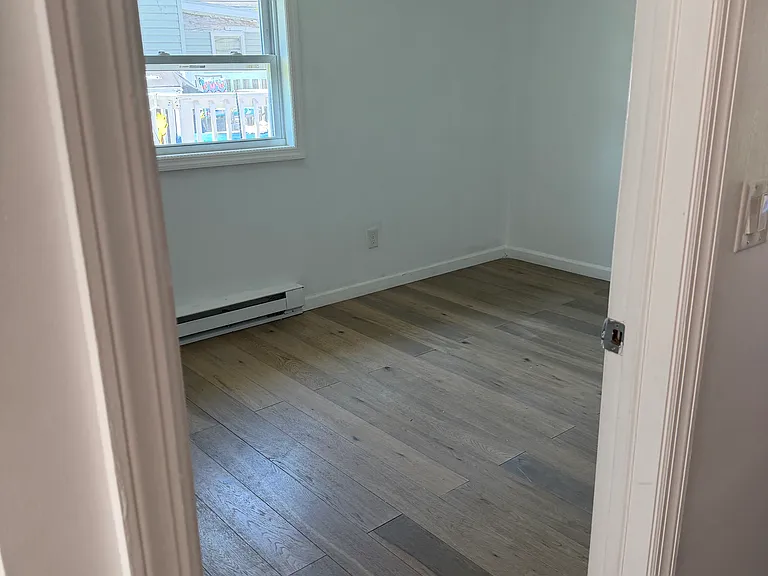 73 Myrtle Ave — Photo 4