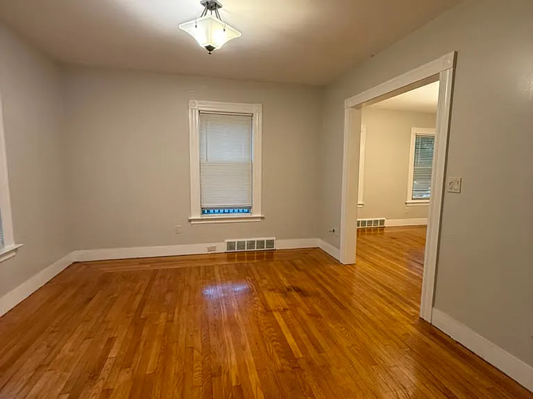 1239 Forest Rd #1 — Photo 7