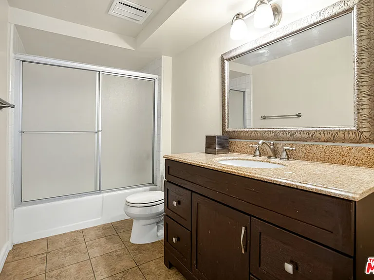 1110 S Shenandoah St #8 — Photo 13