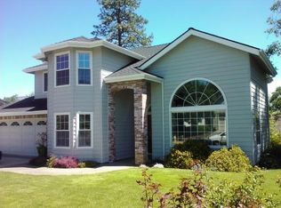 833 Cypress Point Loop, Ashland, OR 97520
