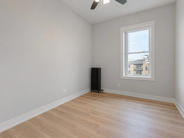 7423 N Clark St #2 — Photo 10
