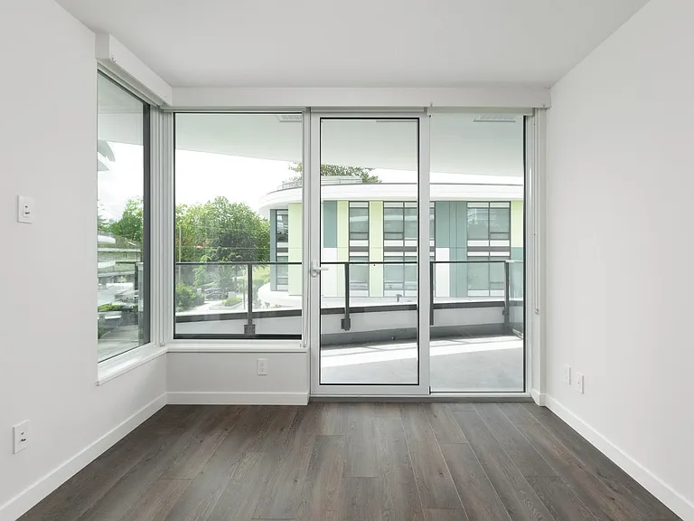 8189 Cambie St #302 — Photo 4