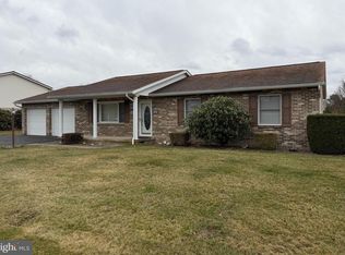 632 Kittatinny Dr, Chambersburg, PA 17202