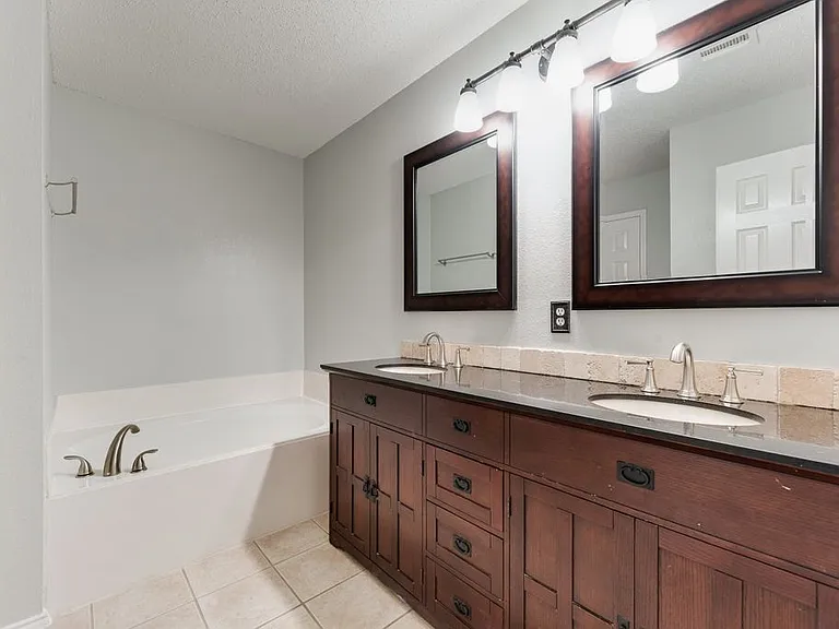 9139 Grand Canal Dr — Photo 25