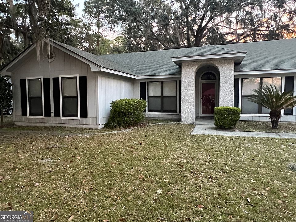 1st image of 152 Woodvalley Ct