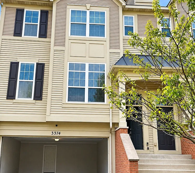 3374 Bradbury Cir