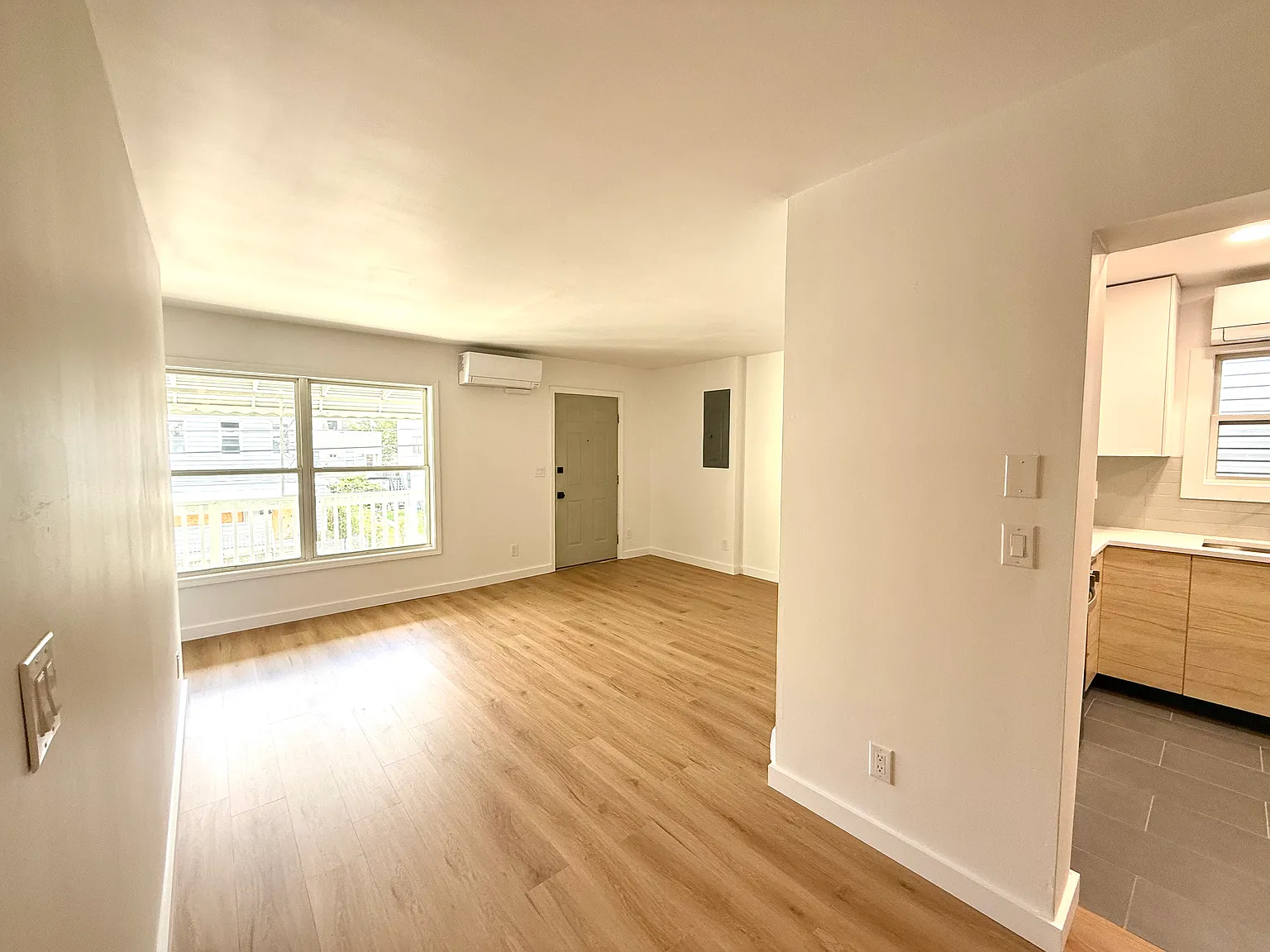 3 bed, 1100 sqft, $3,000 — Photo 2