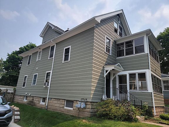 3rd image of 72 Marion St